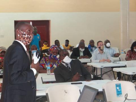 Mohamed Fanando Communication Officer SLEITI presenting at the workshop