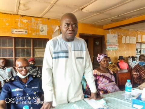 Resident minister east Andrew Ansu Fatorma Addressing the people of Niawa