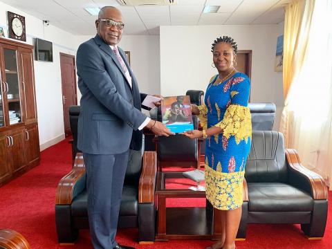 Dr. Suleiman Braimoh (UNICEF) and Foreign Minister Nabilla Tunis